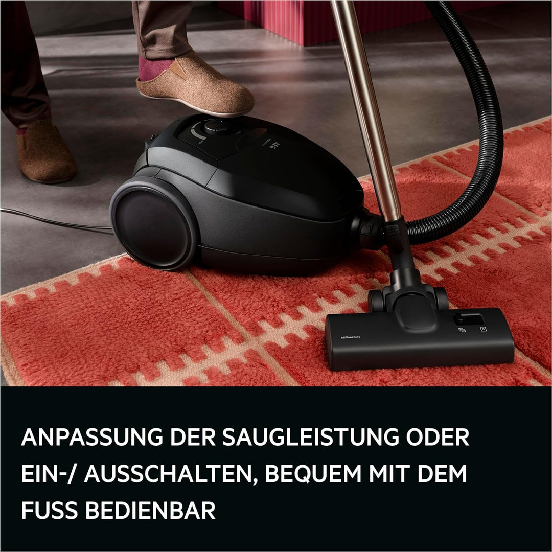 AEG Staubsauger mit Beutel, besonders leise 64 dB, kraftvolle 750 W, ergonomischer Handgriff, 12 m A