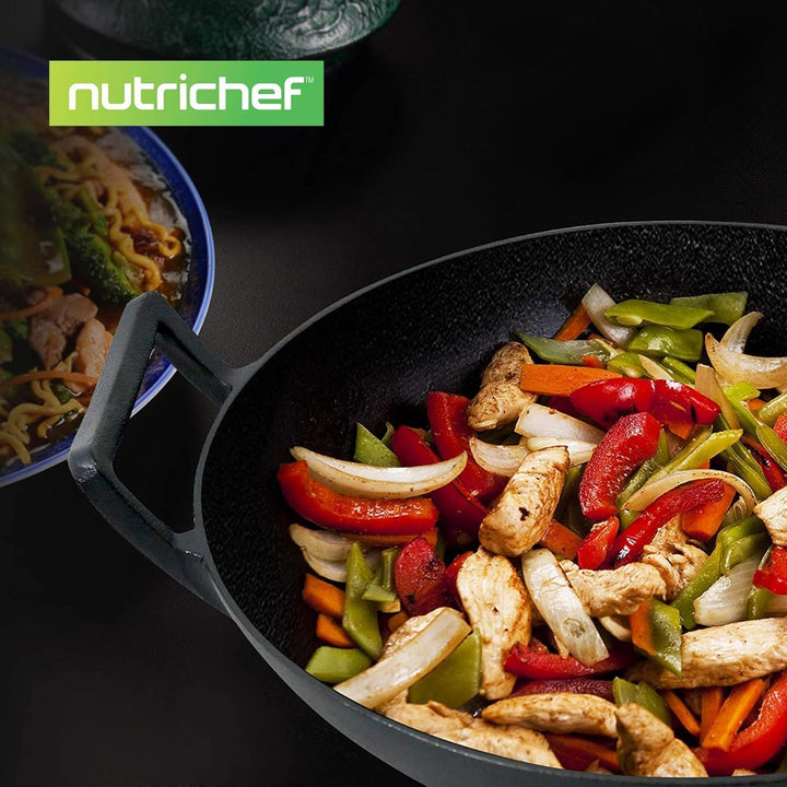 NutriChef Wokpfanne- Ø 30cm, Vorgewürztes- Wok Induktion- mit Holzdeckel | Gusseisenpfanne, Ideal zu