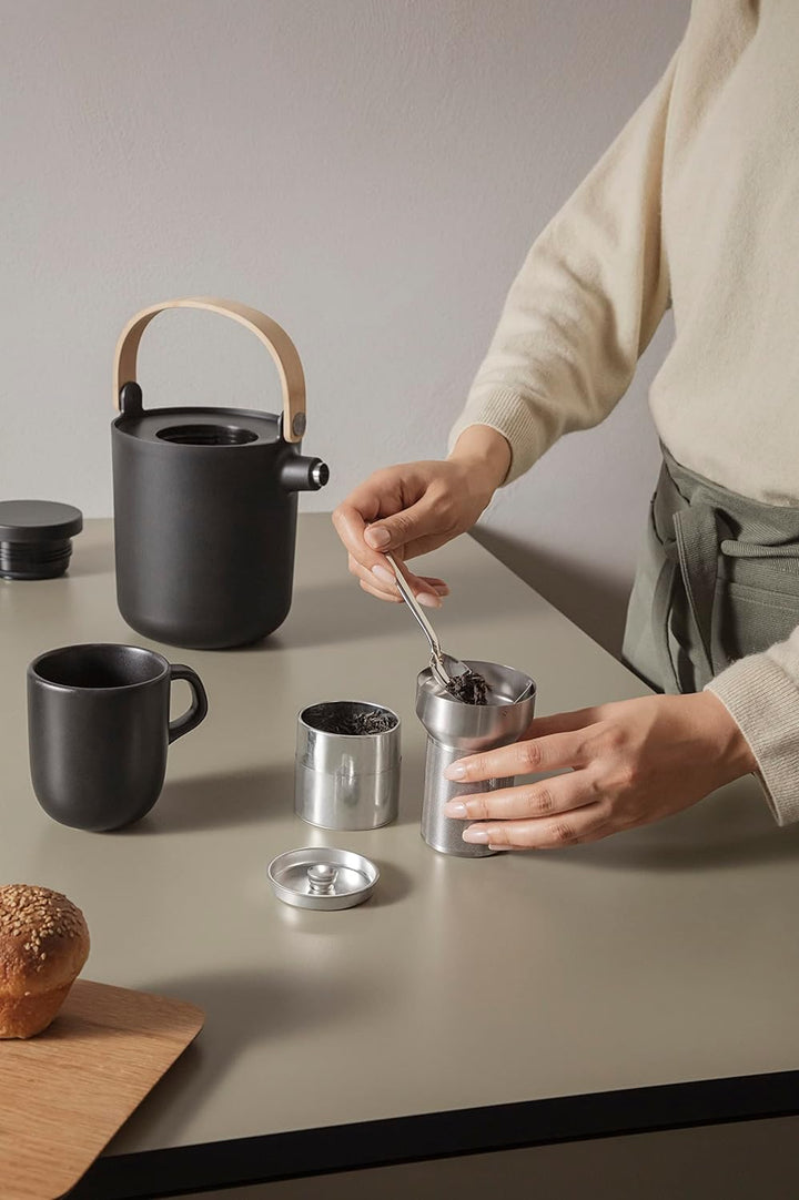 EVA SOLO | Nordic Kitchen Tee-Thermoskanne 1,0 l | Moderne Isolierkanne – für Tee – mit eingebautem