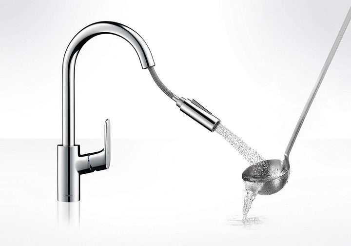 hansgrohe Focus Küchenarmatur (Wasserhahn Küche mit Schlauchbox, 150° schwenkbar, ausziehbare Brause