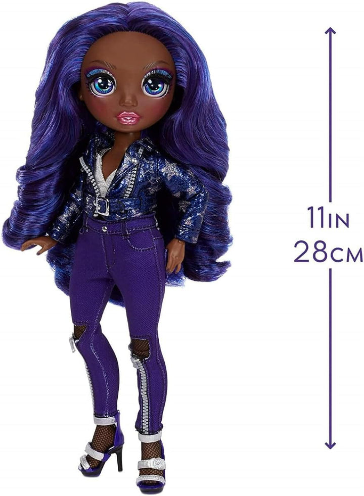 Rainbow High Modepuppe - Kristal Bailey - Indigo Puppe mit 2 Luxus-Outfits - inkl. Accessoires und P