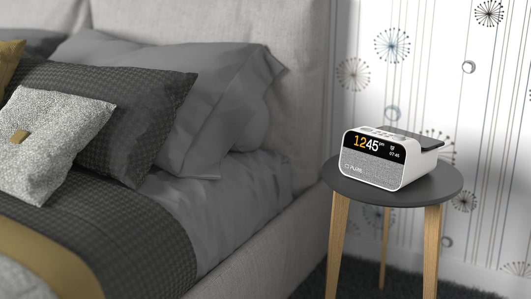 Pure Moment Charge – Radiowecker mit Wireless-Ladepad, DAB+/FM, Bluetooth, natürlichen Klängen, Whit