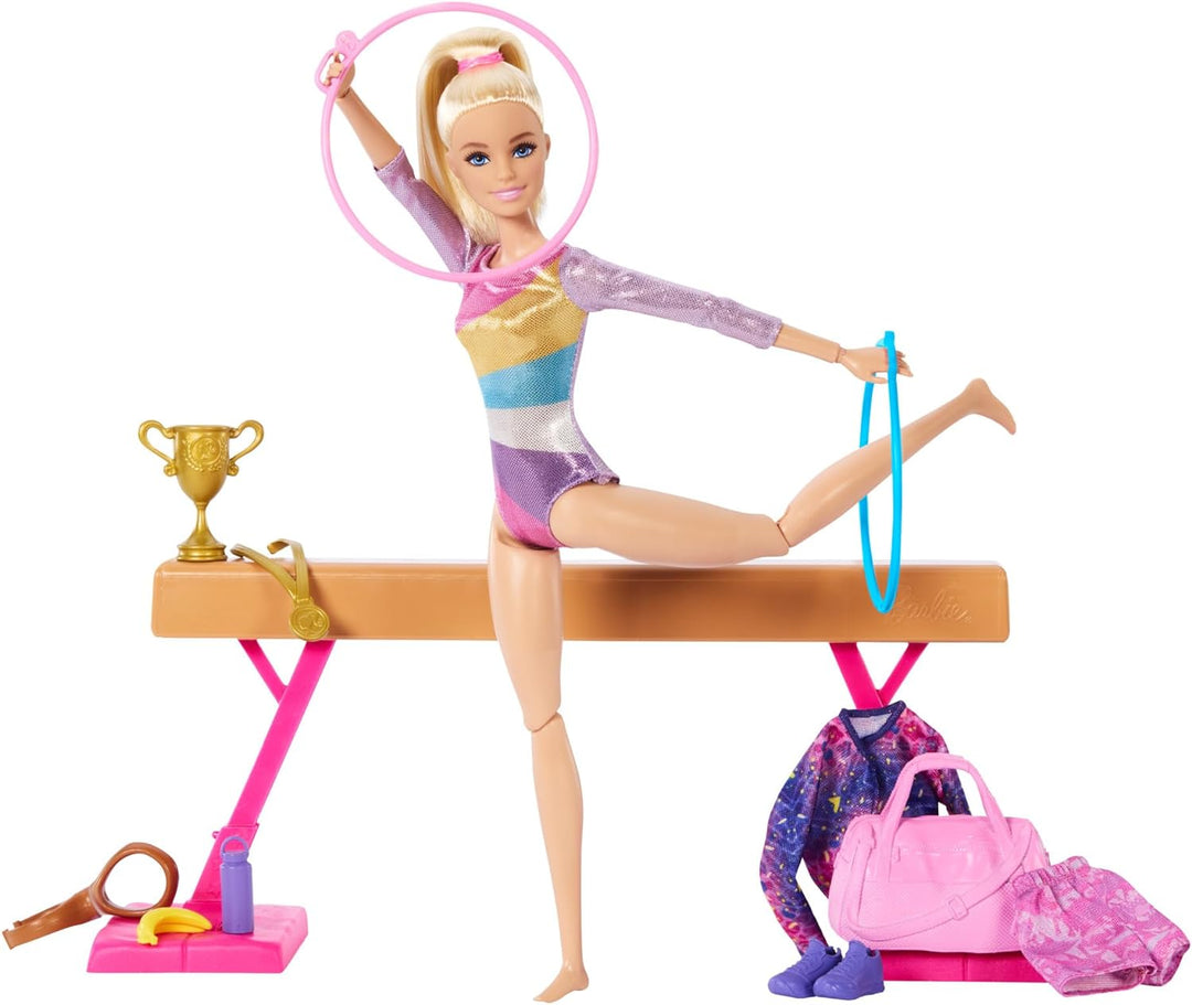 BARBIE Turnspass -Spielset mit Schwebebalken und über 10 thematisch passenden Teilen für siegreiche