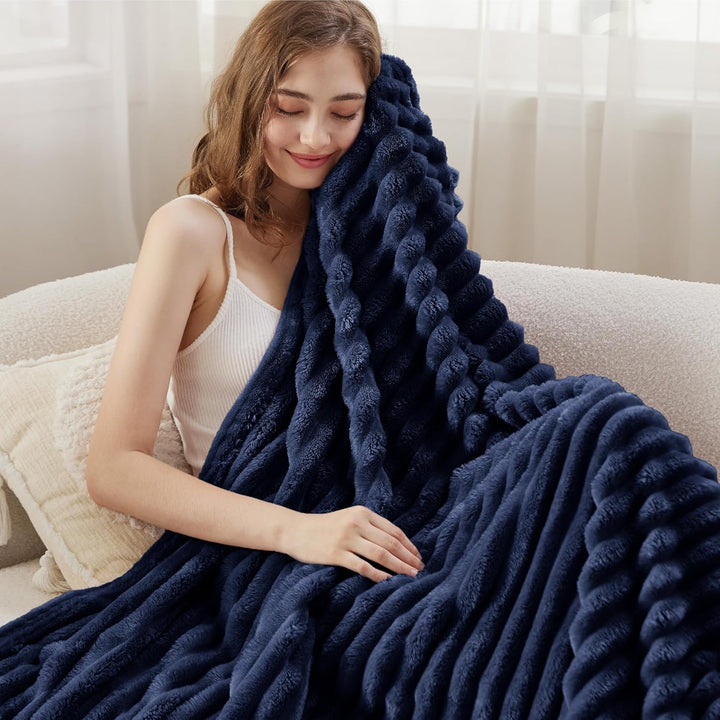 BEDSURE Kuscheldecke für Zimmer Deko - Wolldecke & Fleecedecke, Sofadecke, Weiche Warme Grobe Kordde