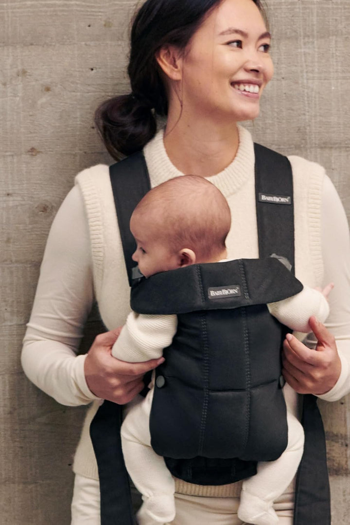 BabyBjörn Babytrage Mini, Baumwolle, Schwarz, 1 Stück (1er Pack) Baumwolle Schwarz, Baumwolle Schwar