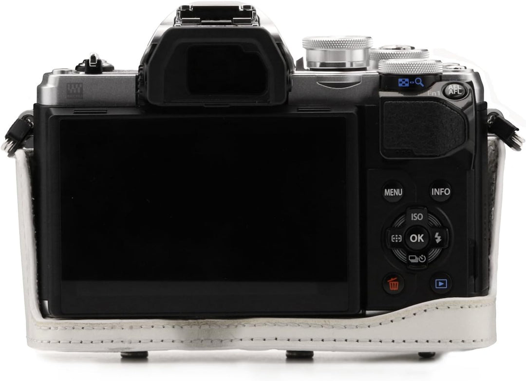 MegaGear Olympus OM-D E-M10 Mark III (14-42mm) Ever Ready Leder Kamera-Case mit Trageriemen und Batt