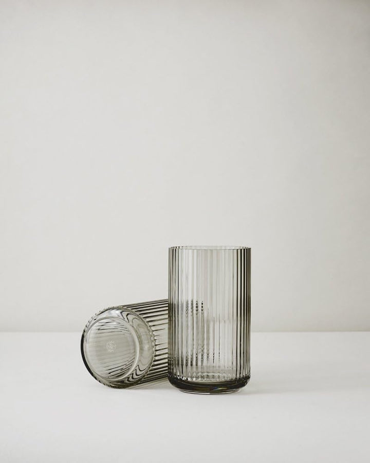 Lyngby Porcelæn Vase H25 cm Lyngby aus mundgeblasenem Glas zeitlos, grau H25 cm Smoke, H25 cm Smoke