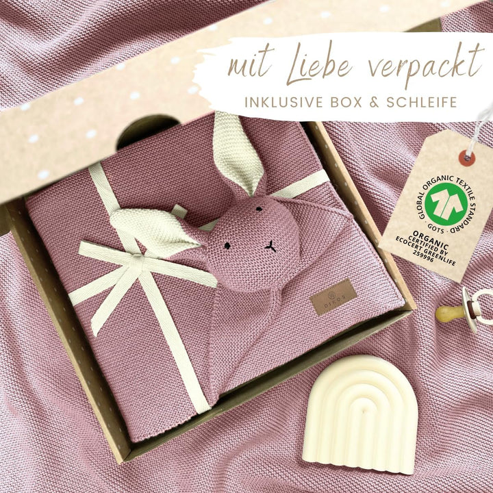 DIKOS® Original Babydecke SCHMUSE-HASE Beere GOTS Bio Baumwolle Neugeborenen Decke mit Kuscheltier B