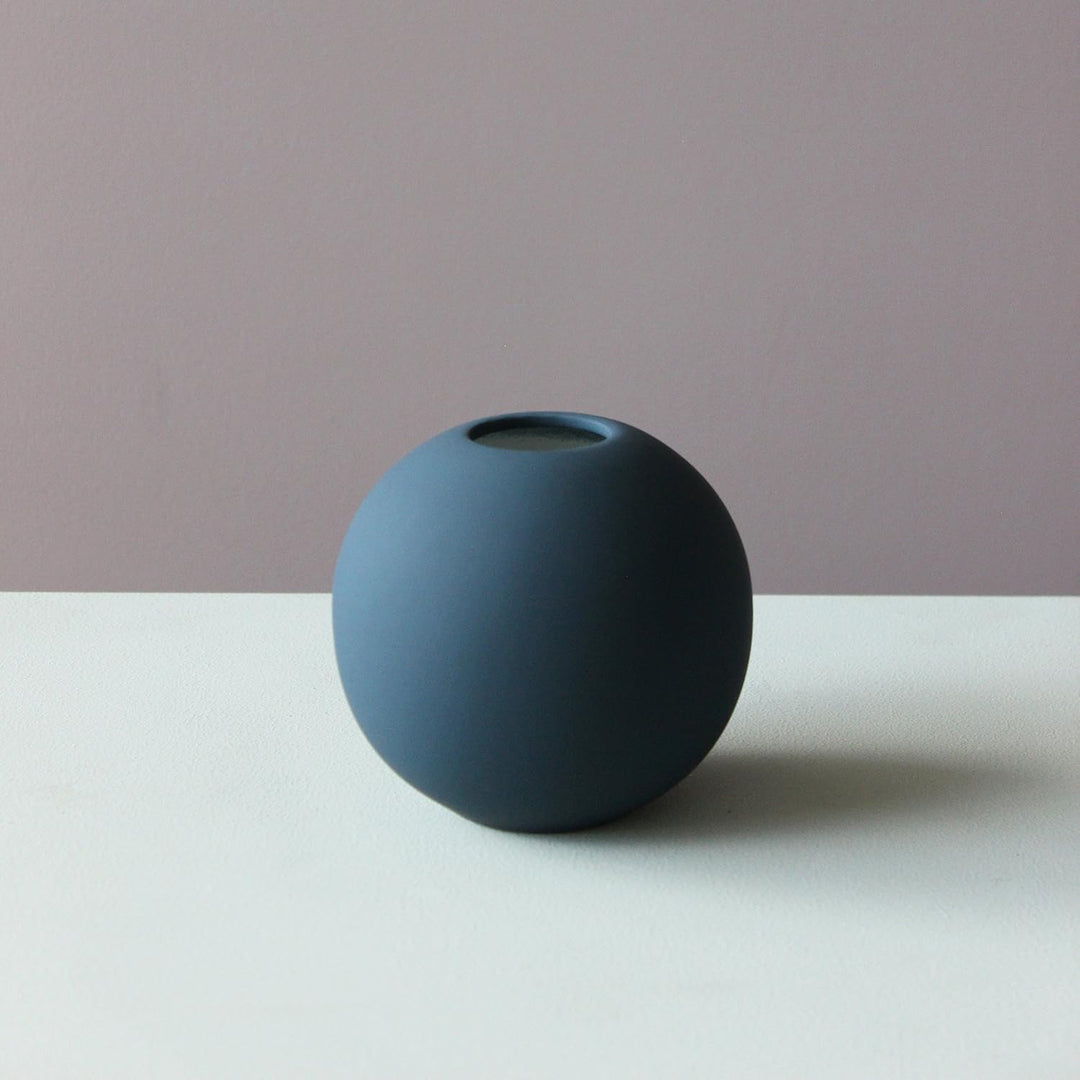 Cooee Design Ball Vase 10cm Midnight Blue Ø : 10, H: 9 CM Midnight Blue, Ø : 10, H: 9 CM Midnight Bl