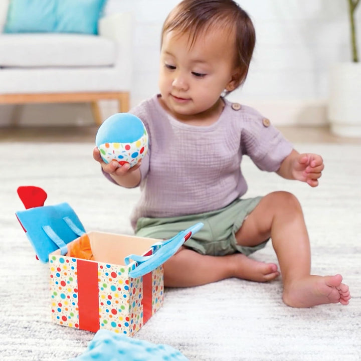 Melissa & Doug Überraschungs-Geschenkbox aus Holz Babyspielzeug | Frühes Lernen Spielzeug | Sensoris