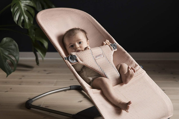 BabyBjörn Babywippe Bliss, Dunkelgrauer Rahmen, Netzstoff, Perlmuttrosa Perlmuttrosa 1 Stück (1er Pa