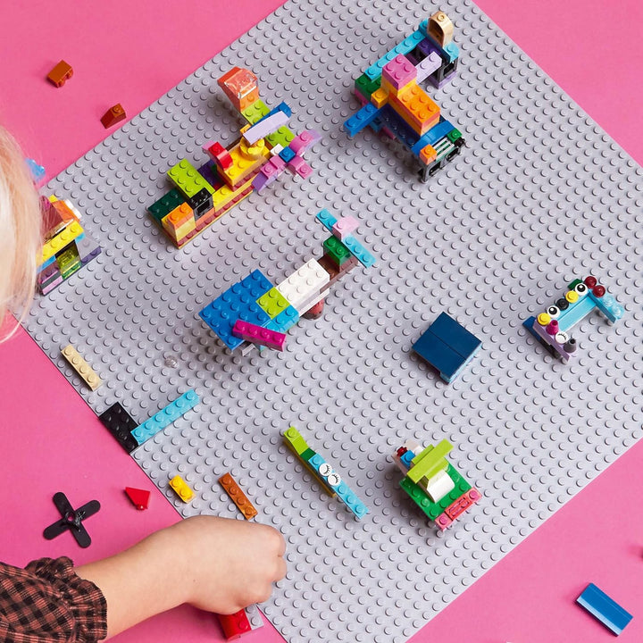 LEGO Classic Bausteine Box Mittelgross + Graue LEGO Platte (Gross): Aufbewahrungsboxen & LEGO Platte