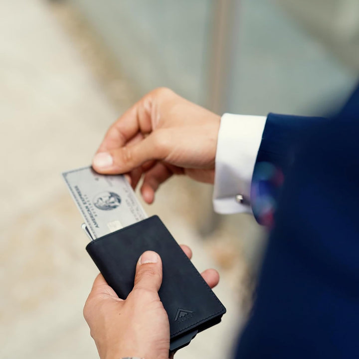 Stealth Wallet – Minimalistische Schlanke Leichte Pop-Up Kartenhalter – Kontaktlos Geschützte Sicher