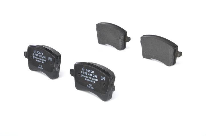 Bosch BP1126 Bremsbeläge - Hinterachse - ECE-R90 Zertifizierung - vier Bremsbeläge pro Set