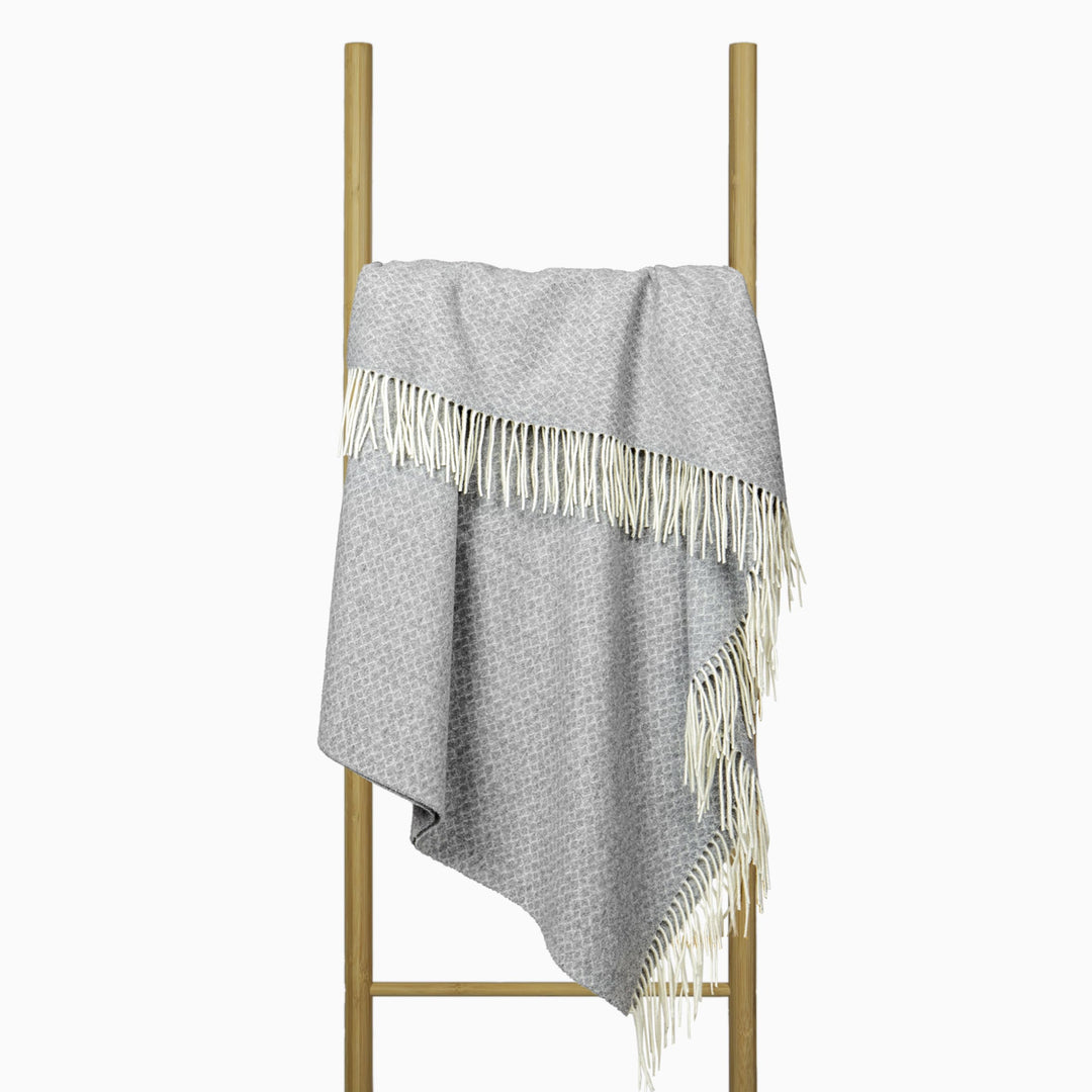 Nostra Andora Tagesdecke 140x200 | Weiche Merino Wolldecke mit 10% Kaschmir | Picnic Blanket | Warme
