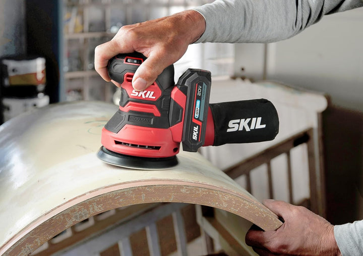 Skil Akku Exzenterschleifer 125mm 3745CA „20V Max“ (18 V) – Schleifer mit 125mm Schleifteller – Mit