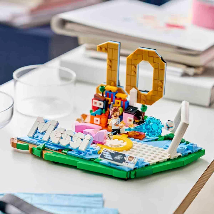 LEGO Editions Lionel Messi – Fussball-Highlights Spielzeug - 3D Modellbau mit Minifigur zum Sammeln