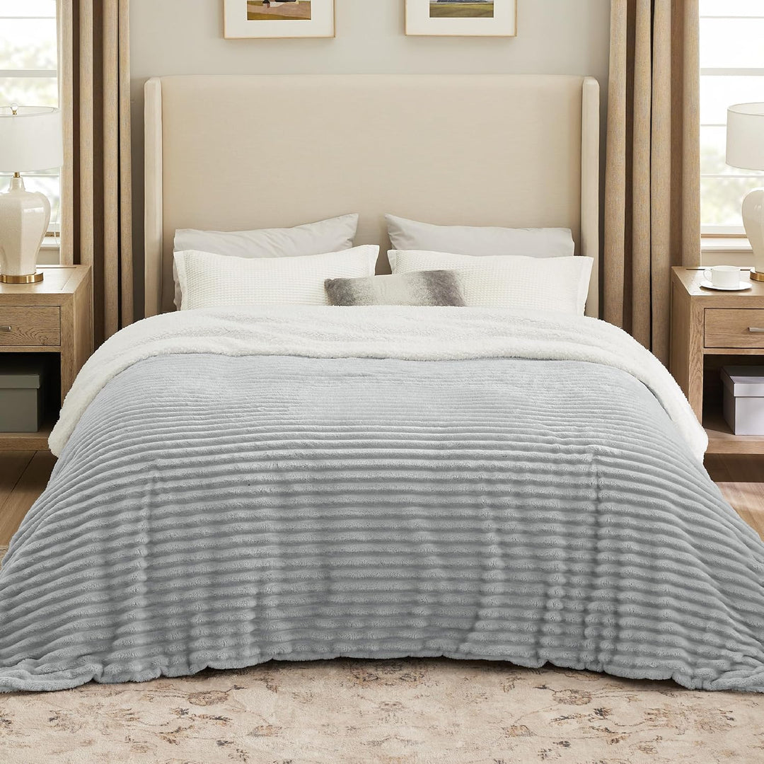 BEDSURE Sherpa Decke Hellgrau - Warme Dicke Kuscheldecke Flauschig, Sofadecke Couchdecke Winterdecke