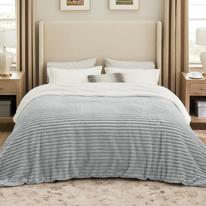 BEDSURE Sherpa Decke Hellgrau - Warme Dicke Kuscheldecke Flauschig, Sofadecke Couchdecke Winterdecke