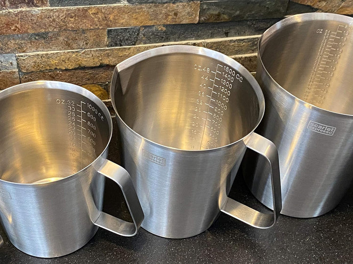 Milchkännchen »Graduata« Messbecher Pitcher Krug Gastro Milchaufschäumer Skala aus Edelstahl mit Gri