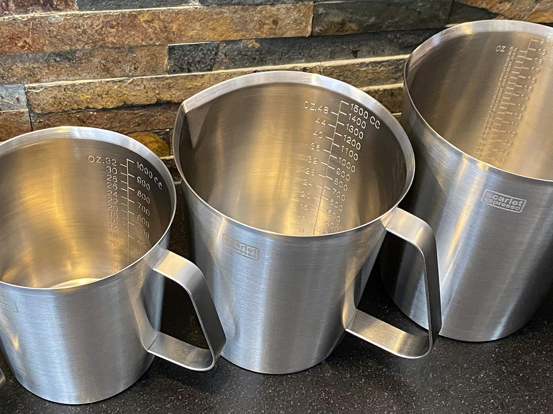 Milchkännchen »Graduata« Messbecher Pitcher Krug Gastro Milchaufschäumer Skala aus Edelstahl mit Gri