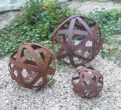 terracotta-toepfe-de Kugel 50 cm aus Metall Edelrost Rost Streifenbandkugel Eisen Deko Garten