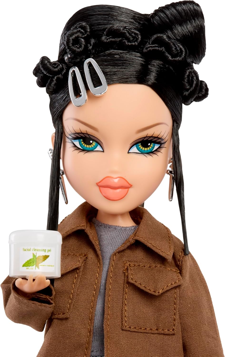 Bratz x Mean Girls Spring Fling Doll Janis – Modepuppe zum Sammeln mit 2 Outfits, Lila Smoking und v