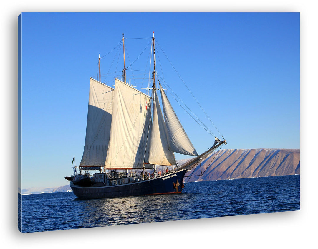 deyoli Segelboot im Gewässer vor Grönland Format: 80x60 als Leinwandbild, Motiv fertig gerahmt auf E