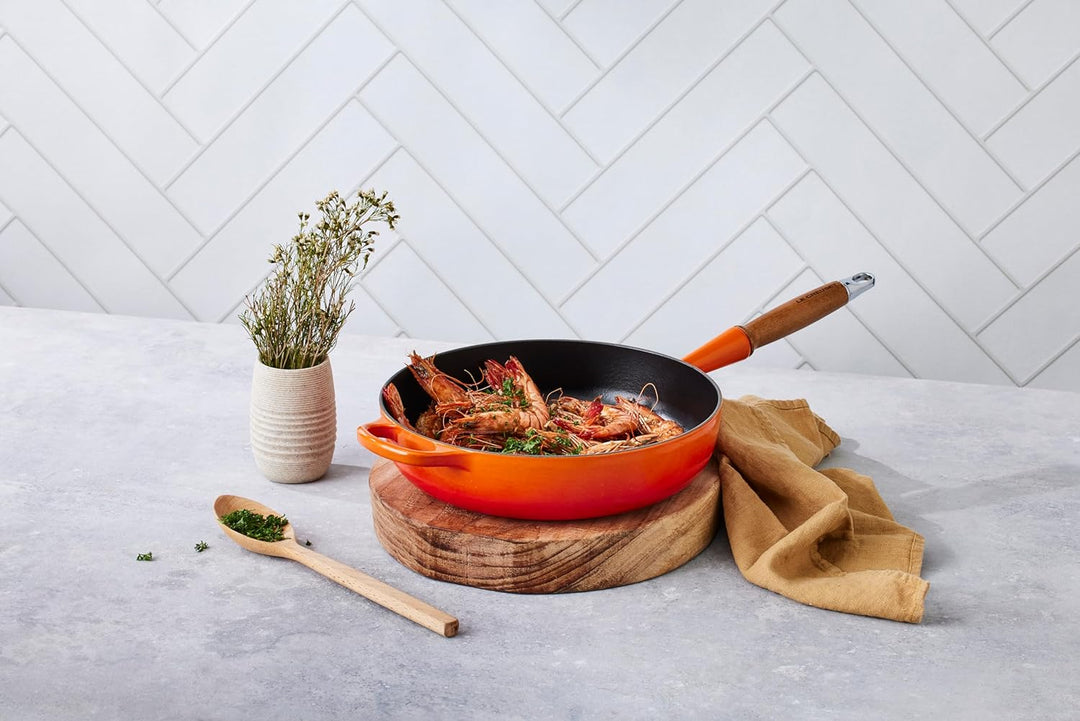 Le Creuset Signature gusseiserne Sautépfanne mit Holzgriff 28 cm Ofenrot, 20259280900422, Ofenrot