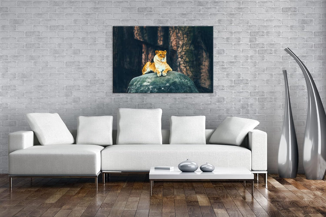 deyoli erhabene stolze Löwin Format: 100x70 als Leinwand, Motiv fertig gerahmt auf Echtholzrahmen, H
