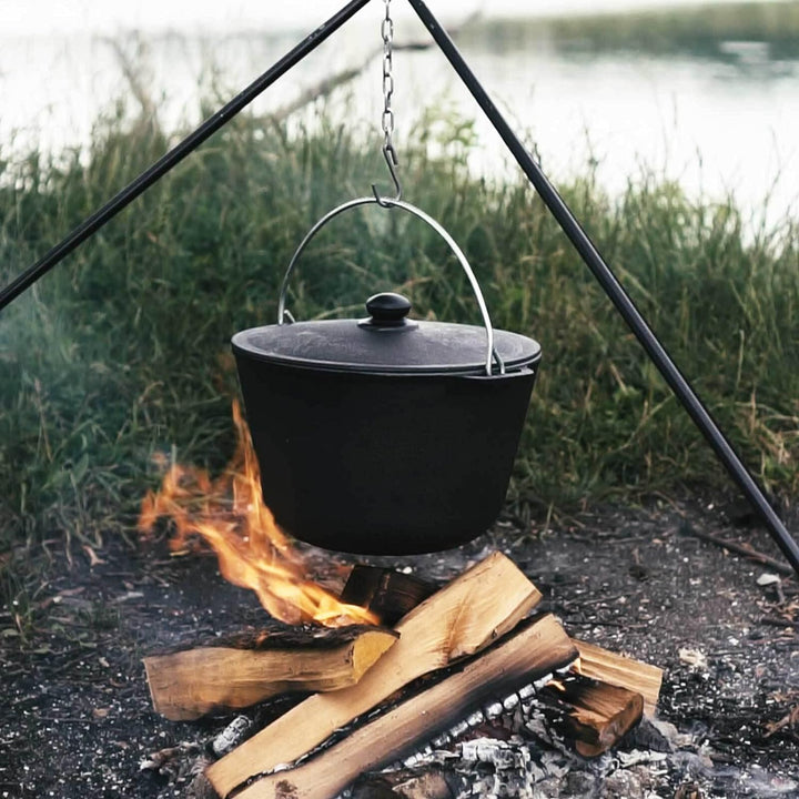 4BIG.fun Kazan 6L aus Gusseisen mit Bügel und Gusseisendeckel | Schwenktopf Campingtopf Gulaschkesse