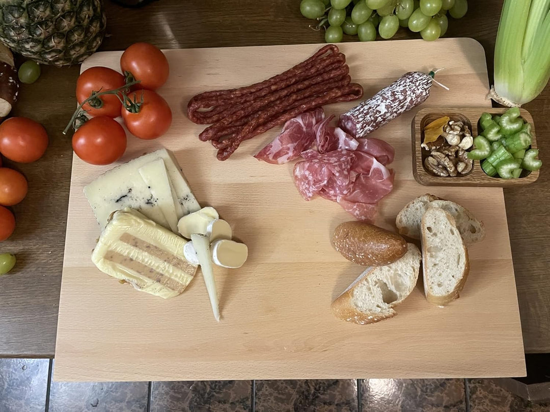 EFO Schneidebrett XL 47x37 cm | Schneidebrett mit Anschlagkante aus Buchenholz | Grosses Küchenbrett