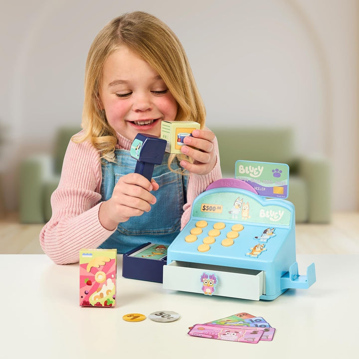 Bluey – Kasse. Drücke auf die Knöpfe, um Pieptöne, Geräusche und Sätze von Bluey und Bingo abzuspiel