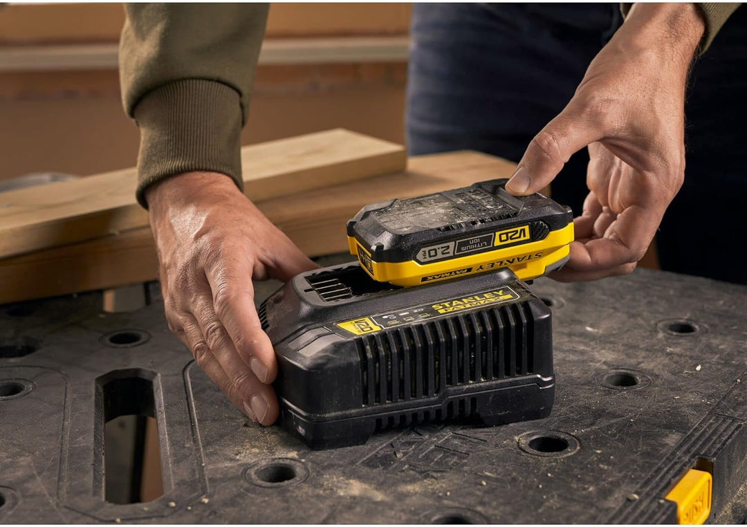 Stanley FatMax Akku Starter-Kit SFMCB12D2 (18 Volt, 2.0 Ah, zum Einstieg in das V20-Akkusystem von S
