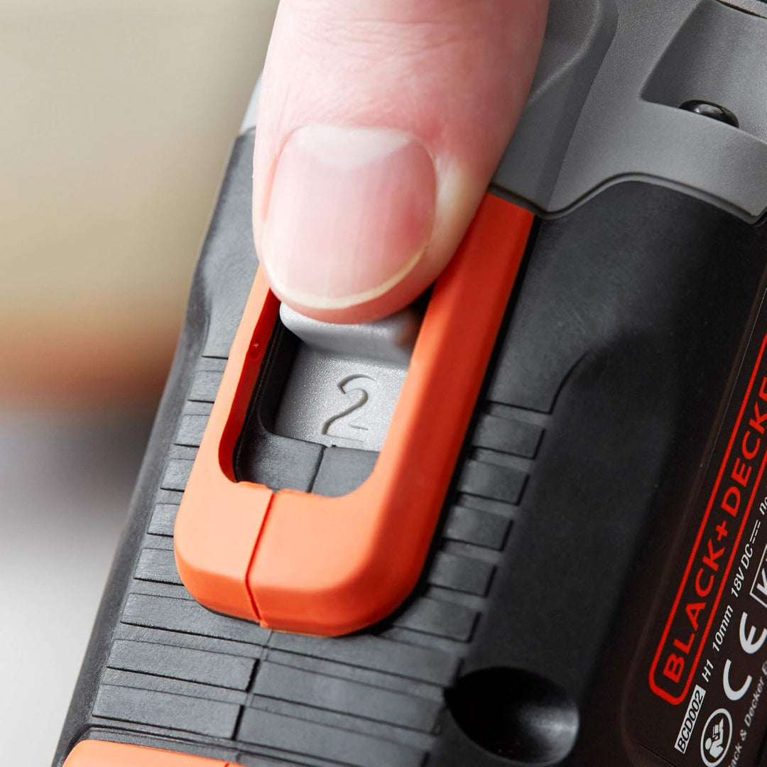 BLACK+DECKER Bohrhammer BCD003C2K-QW 18V 21.000 ipm mit 2 Lithium-Batterien 1,3Ah und Koffer
