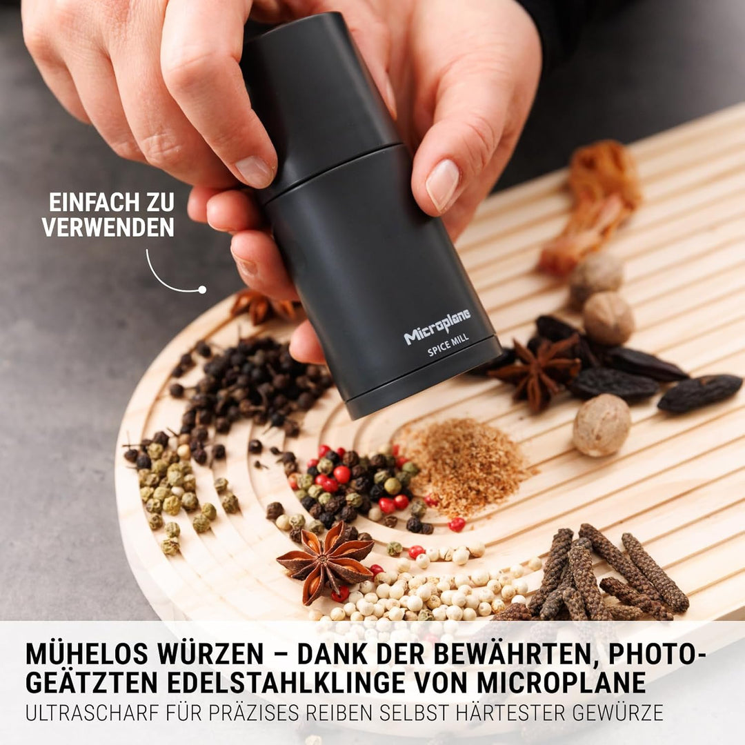 Microplane Gewürzmühle 2in1 – Anthrazit Grau | Manuelle Mühle mit rasiermesserscharfer Edelstahlklin