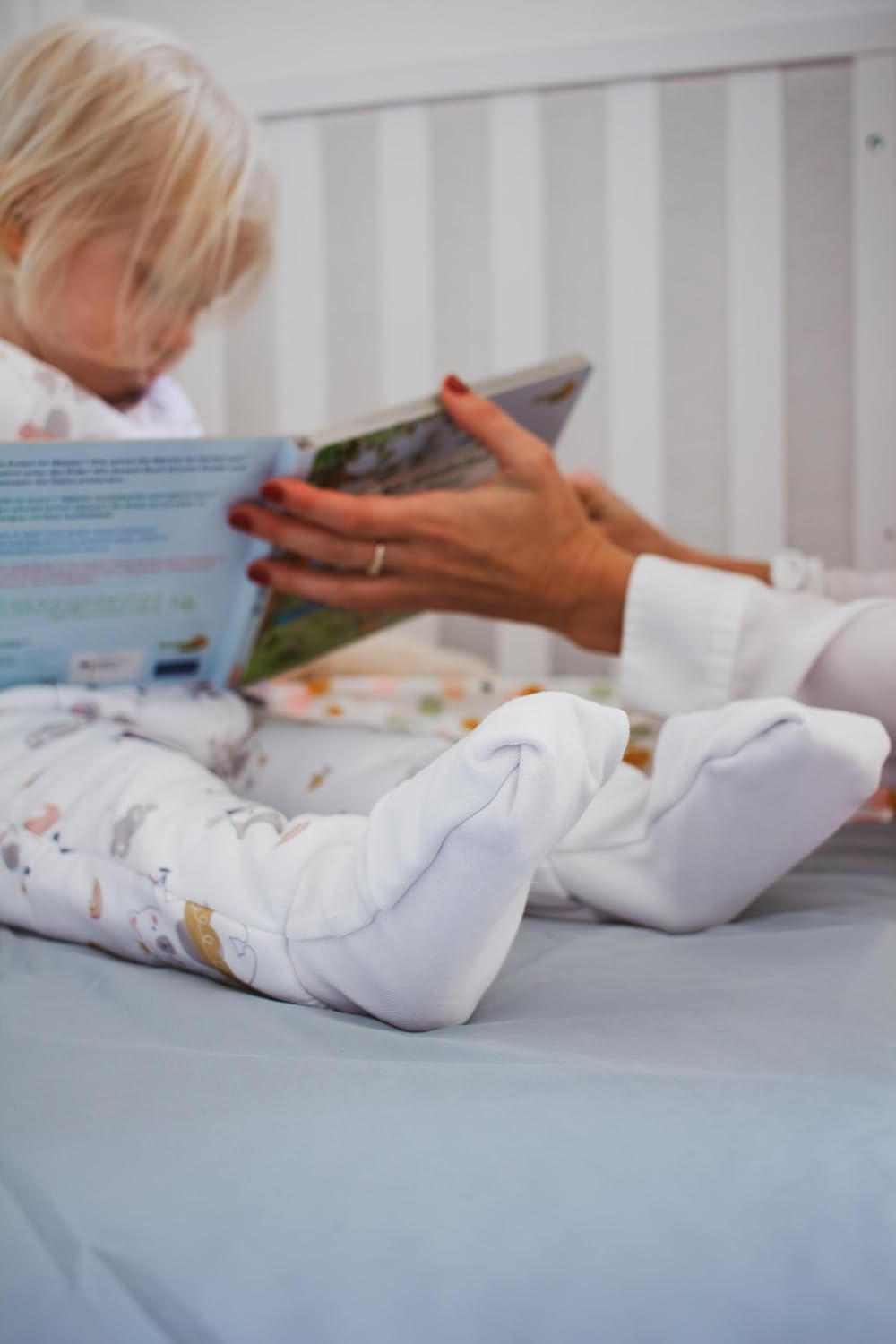 TupTam Schlafsack mit Füssen – Ganzjahresschlafsack Baby 2.5 TOG aus Baumwolle, OEKO-TEX zertifizier
