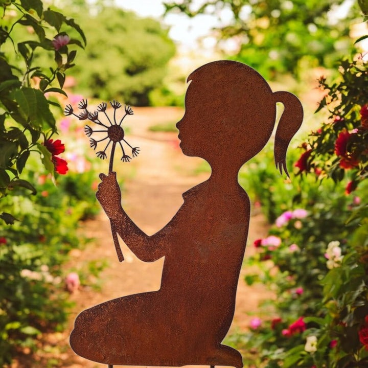 Gartenstecker Beetstecker Edelrost Figur Mädchen mit Pusteblume – Rostige Gartendeko, Metall Silhoue