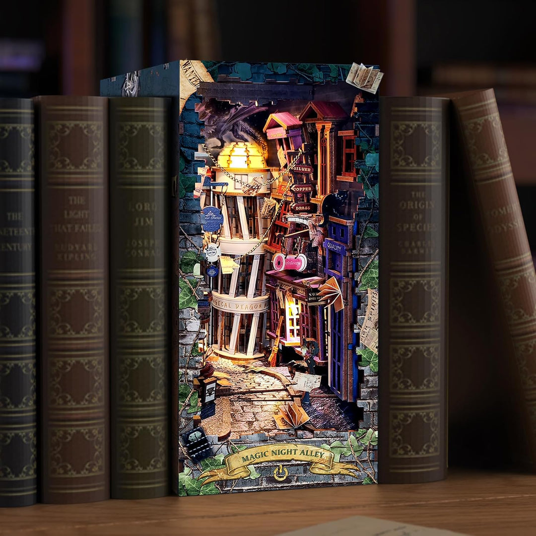 RONSTONE Book Nook- DIY Booknook Kit Miniatur Puppenhäuser mit Staubschutzhülle und LED Licht - Magi