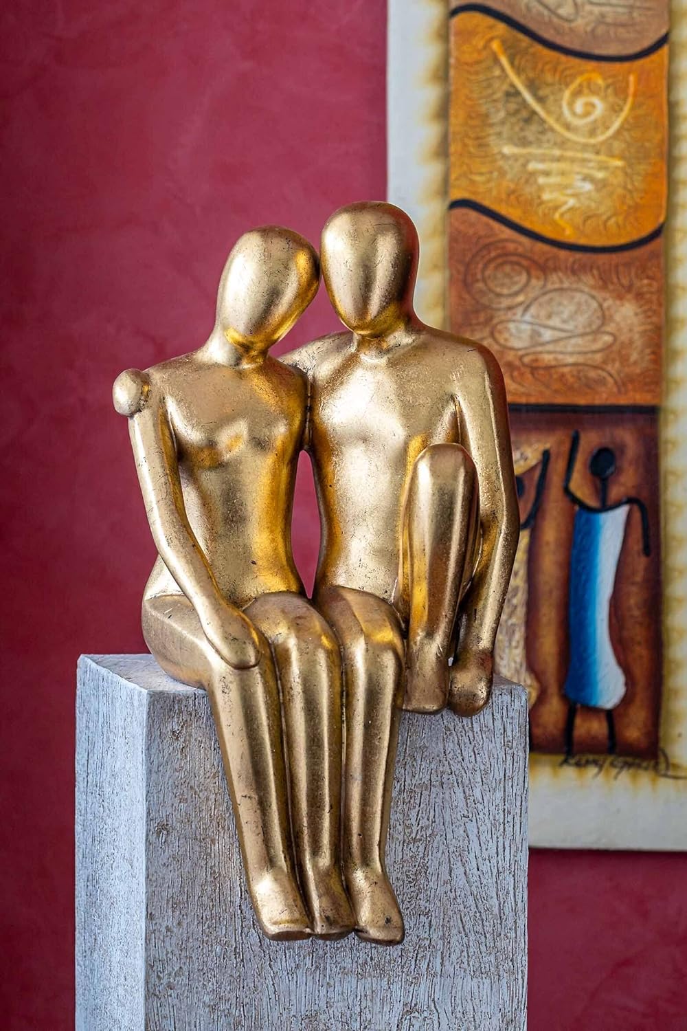 IDYL Moderne Skulptur Figur Sandsteinguss Sitzendes Liebespaar | goldfb. | 29x27x55 cm | Dekorations