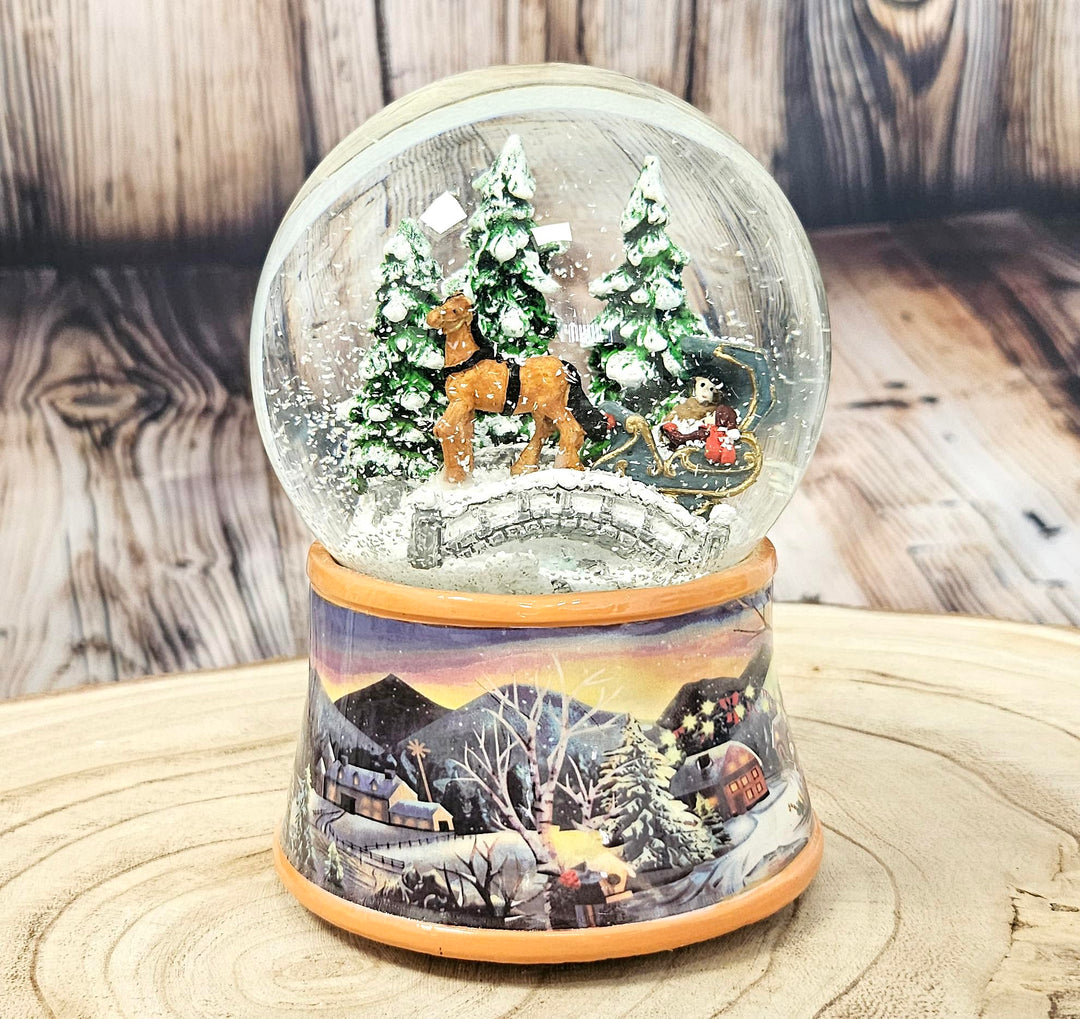 Weihnachts-Schneekugel mit Musik | Schneekugel Kutschfahrt über Brücke mit Familie | Sockel Winterla