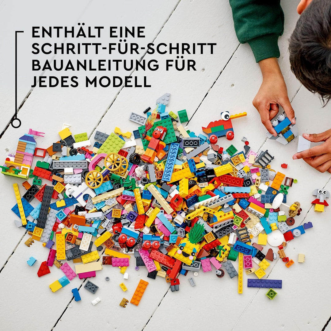 LEGO 11021 Classic 90 Jahre Spielspass Set, Bausteine-Box mit 15 Mini-Modellen legendärer Spielzeuge