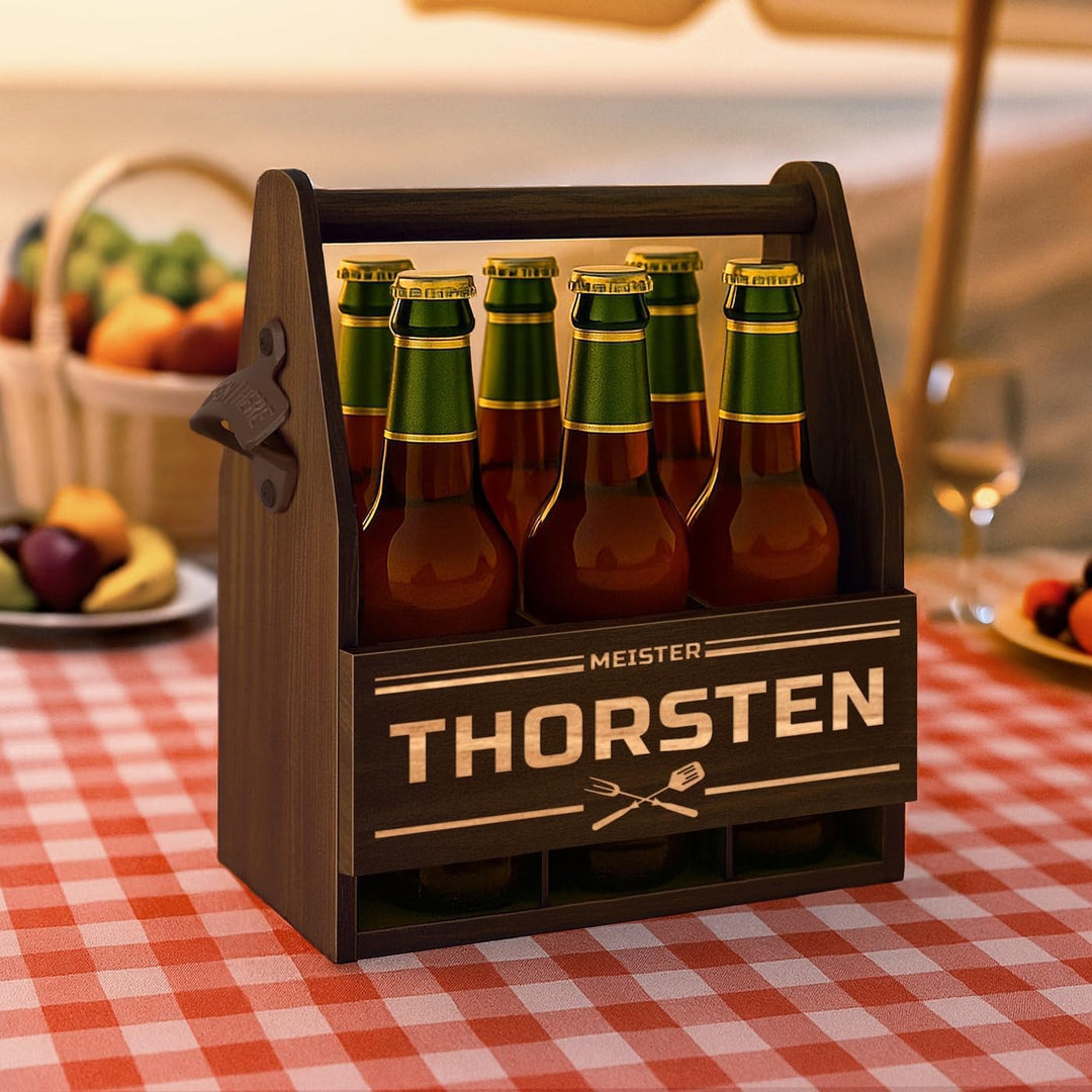 Maverton Bierträger für 6 Flaschen 0,5L + Gravur - Männerhandtasche mit Flaschenöffner - Grösse: 25x