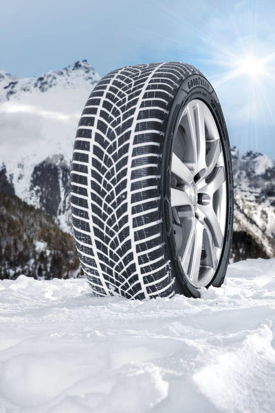 Goodyear UltraGrip Performance + | Winterreifen 235/40R18 95V, 235/40R18 95V