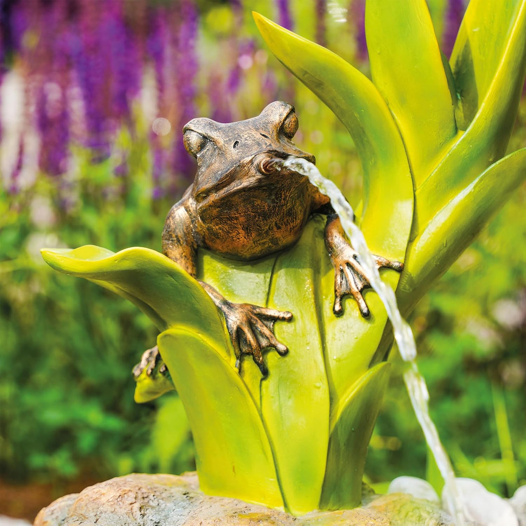 Esotec Wasserspeier-Figuren Frosch sitzend auf Blätter | Einzelfigur Teichfigur Gartenstatue Gartenf