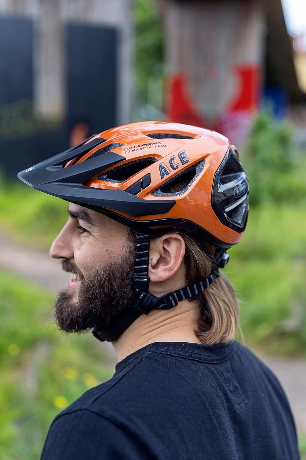 ABUS Stadthelm Urban-I 3.0 ACE - sportlicher Fahrradhelm mit LED-Rücklicht, verlängertem Schirm und
