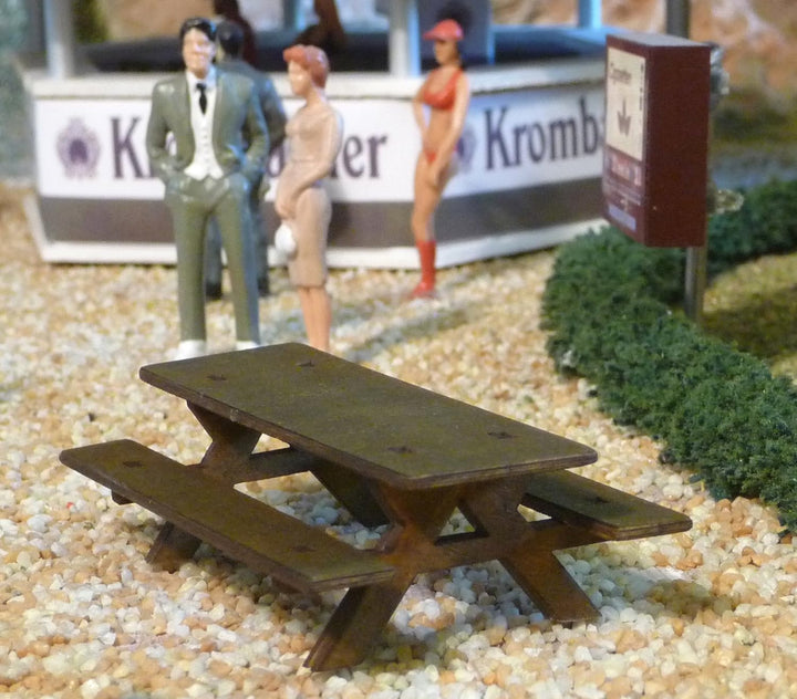 Slotcar BIERTISCH-GARNITUREN 6er Set in 1:32 für Carrera Figuren TOP DEKO