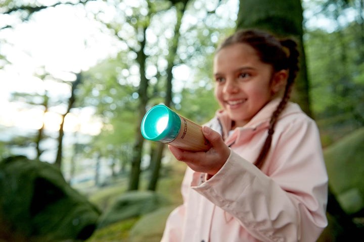 Hape Nature Fun Hand-Taschenlampe - zum Kurbeln aus Bambus und pflanzlichem Kunststoff, Nachhaltiges