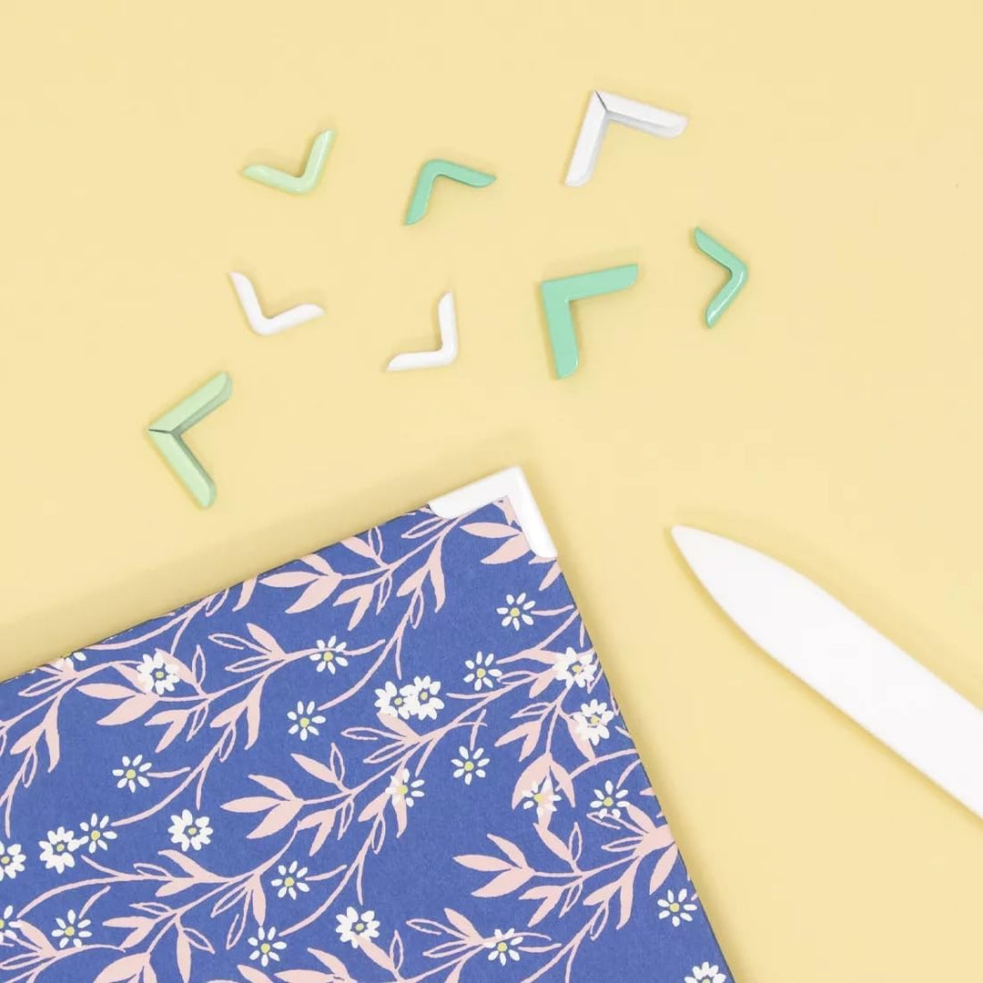 Craftelier - Packung mit 4 grossen weissen Metallecken für Scrapbooking und andere Bastelprojekte wi