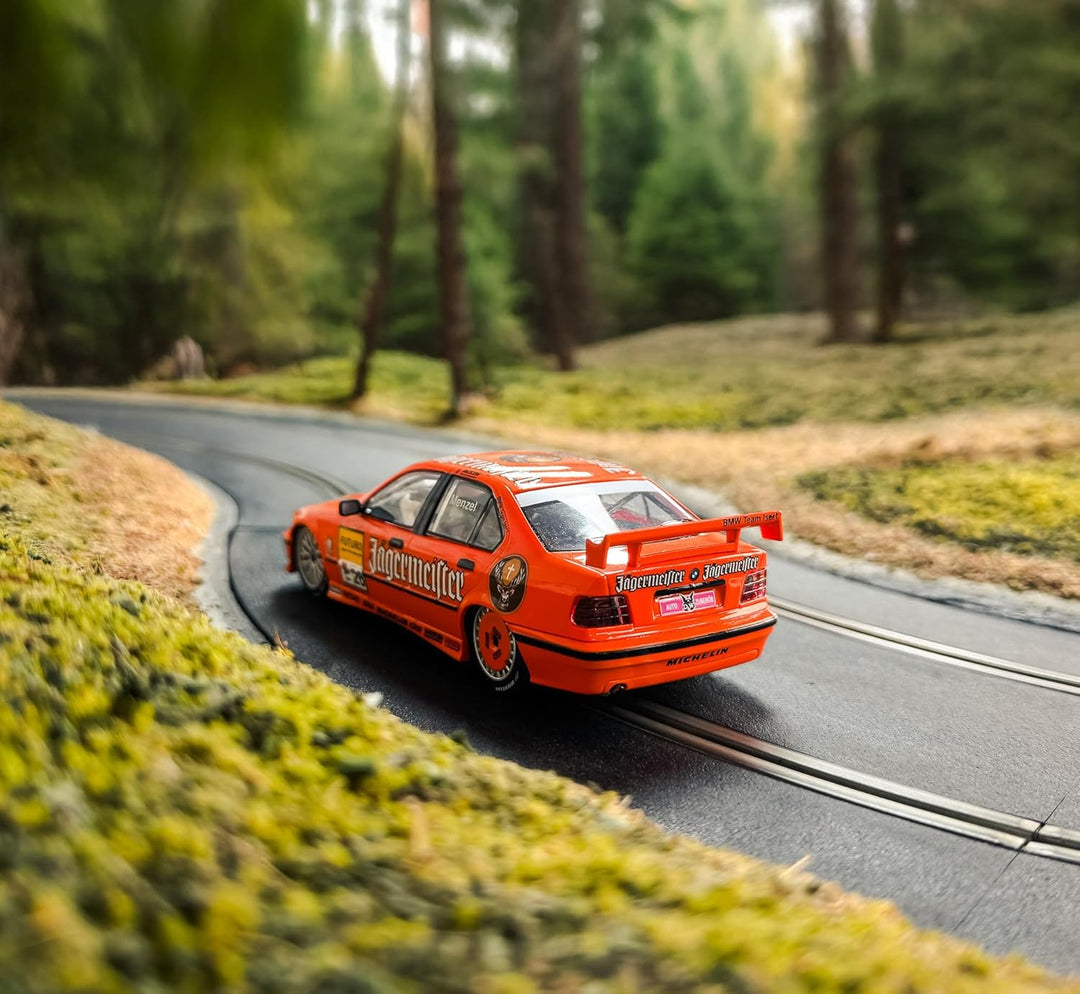 Scalextric C4624 BMW E36 320i - STW 1996 - Jägermeister